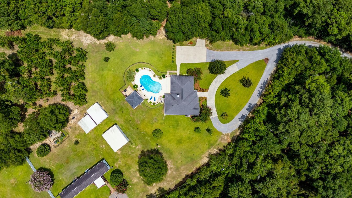 Exterior, Drone