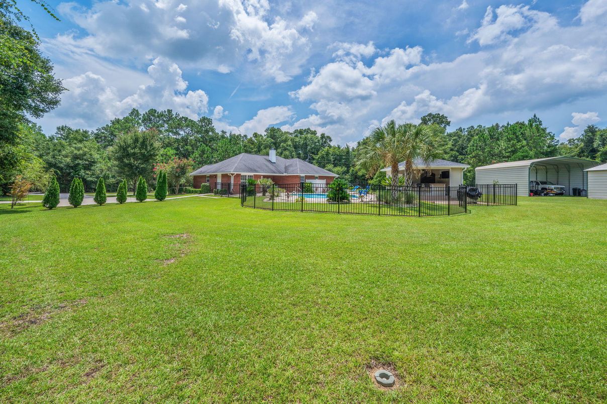 Backyard, Exterior