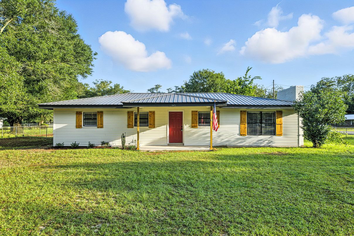 Backyard, Exterior, Facade, Ranch