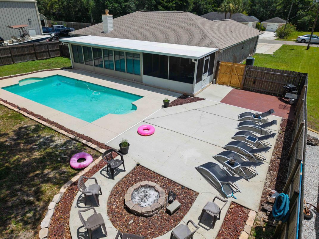 Exterior, Drone