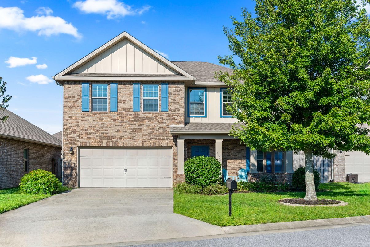 Attached, Exterior, Facade, Brick Facade, Brick Traditional