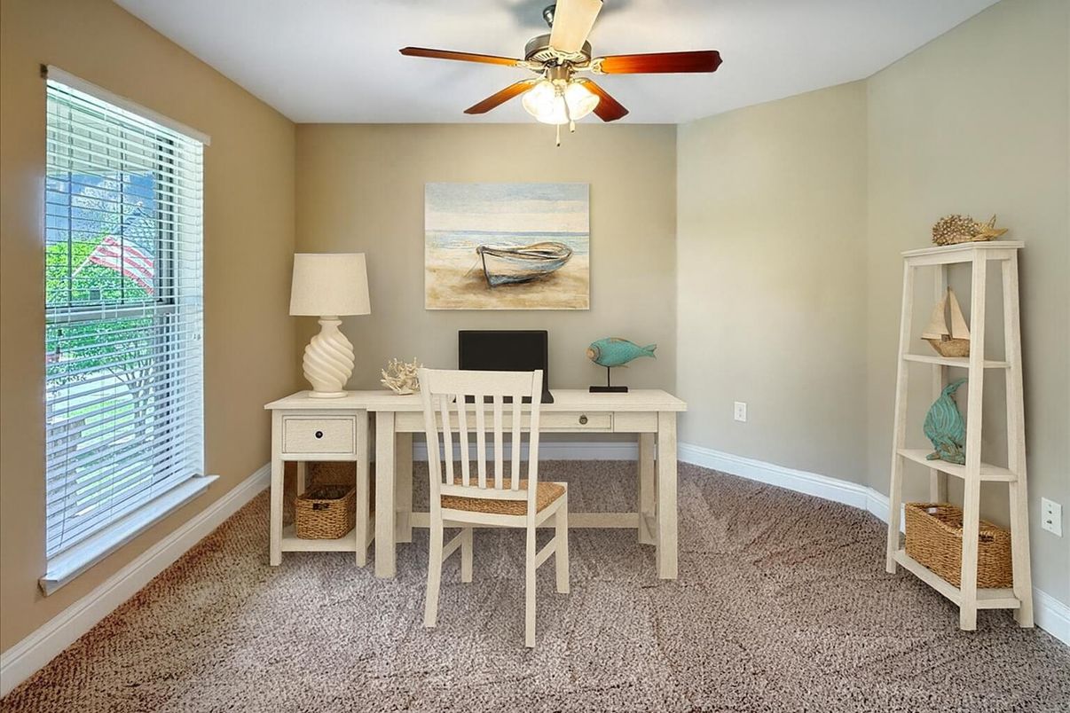 Home Office, Interior