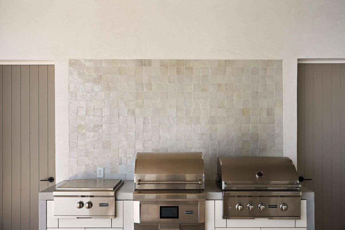 Exterior, Stainless Steel Appliances
