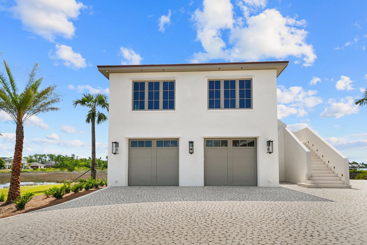 Attached, Exterior, Facade, Modern