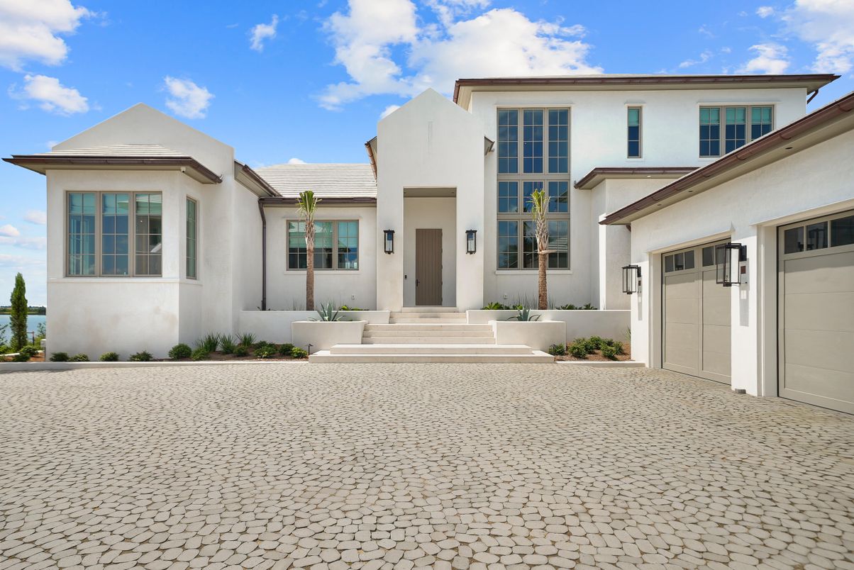 Exterior, Facade, Spanish Mediterranean