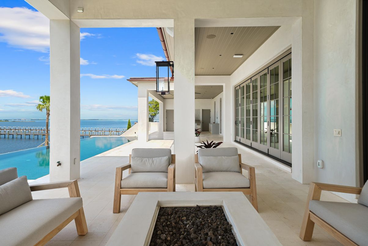 Exterior, Pool, Water