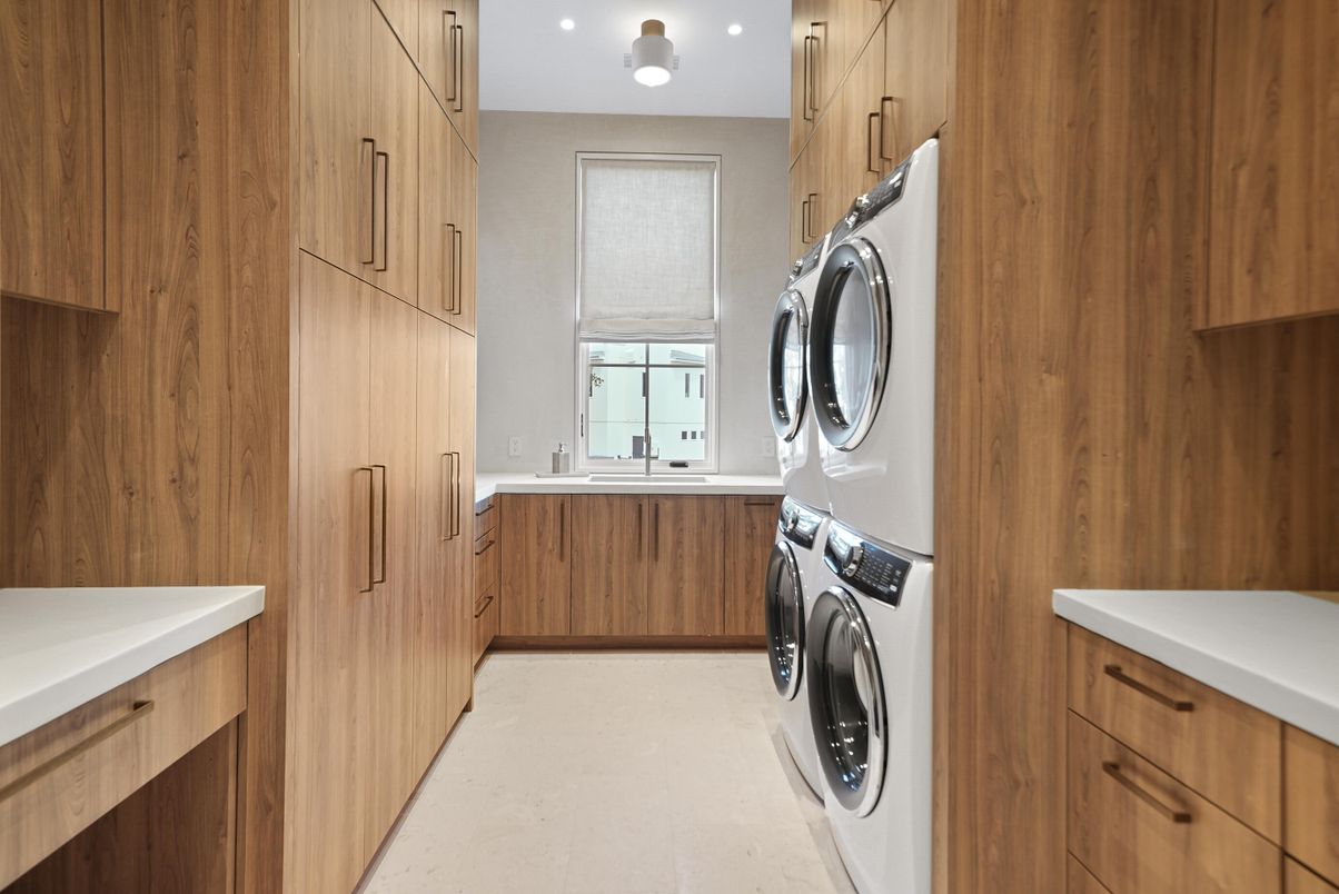 Interior, Recessed Lighting, Washer, Wooden Walls
