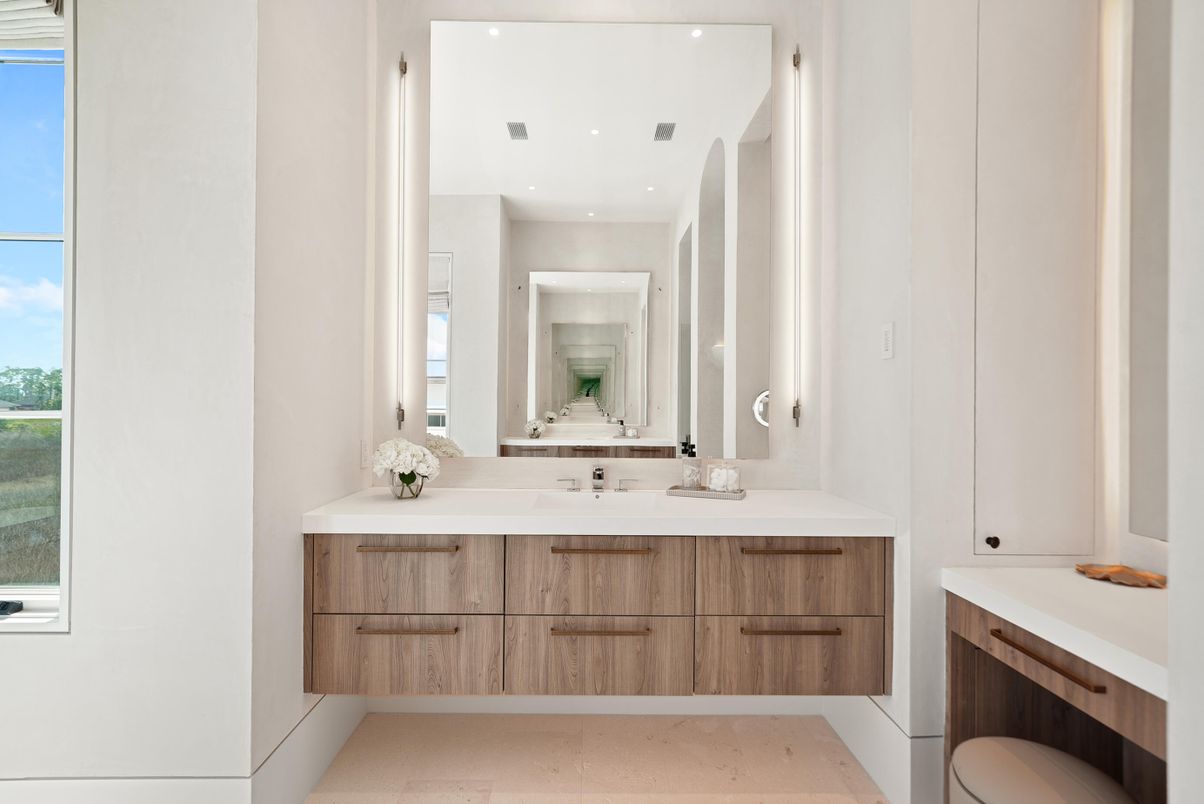 Bathroom, Dual Sink Vanities, Interior, Recessed Lighting