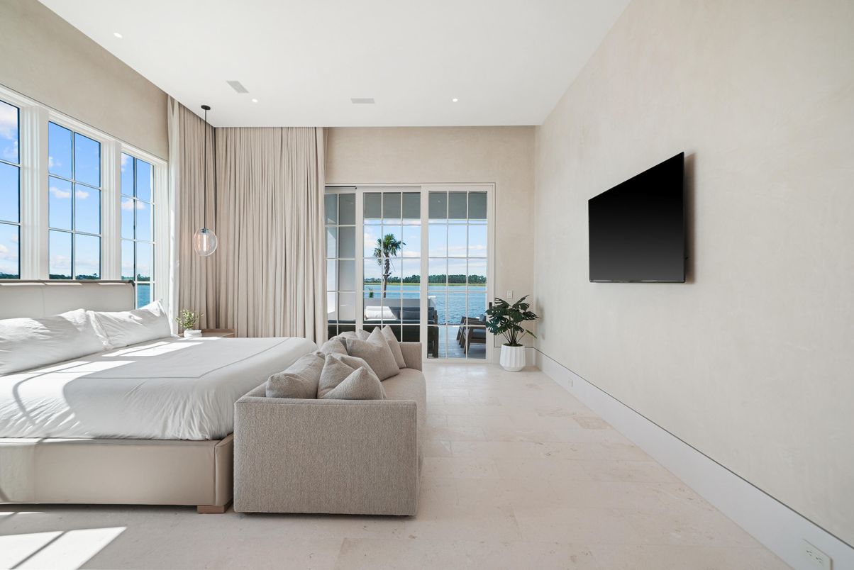 Bedroom, Interior, Recessed Lighting, Water
