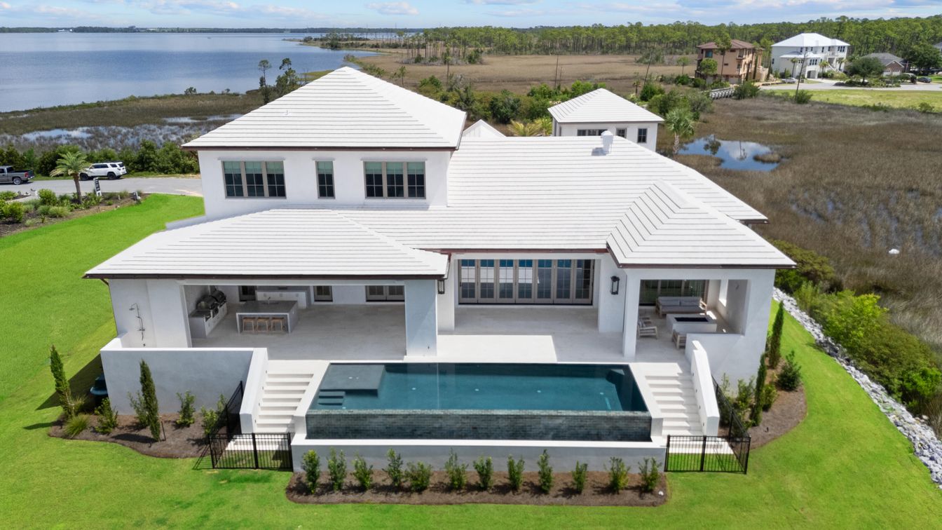 Exterior, Drone