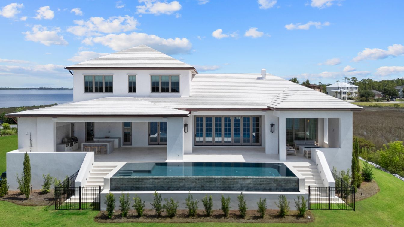Exterior, Pool, Water