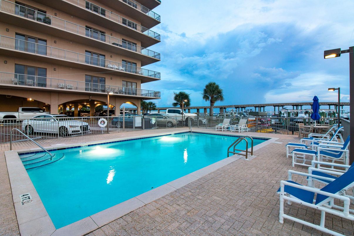 Exterior, Pool