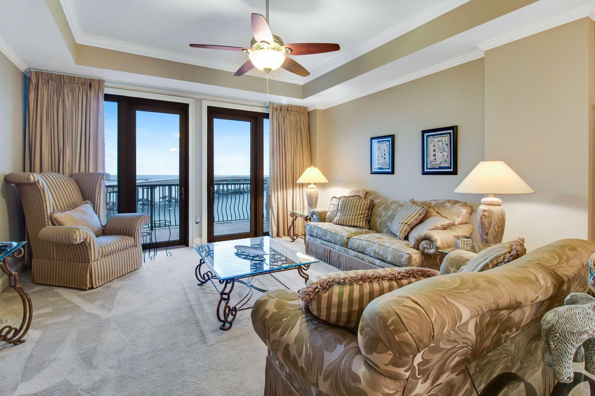 Interior, Living room, Water
