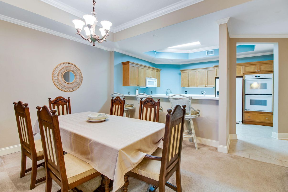 Chandelier, Dining room, Interior, Kitchen