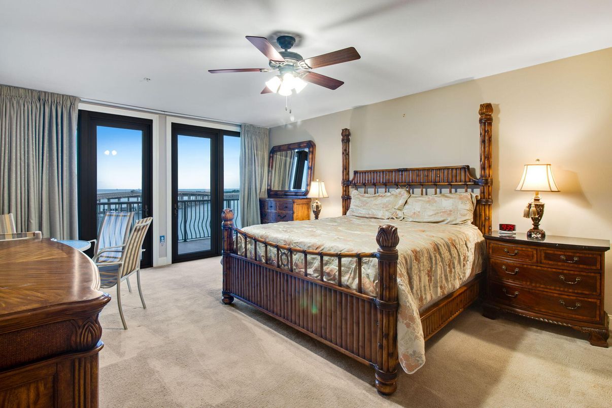 Bedroom, Interior, Water