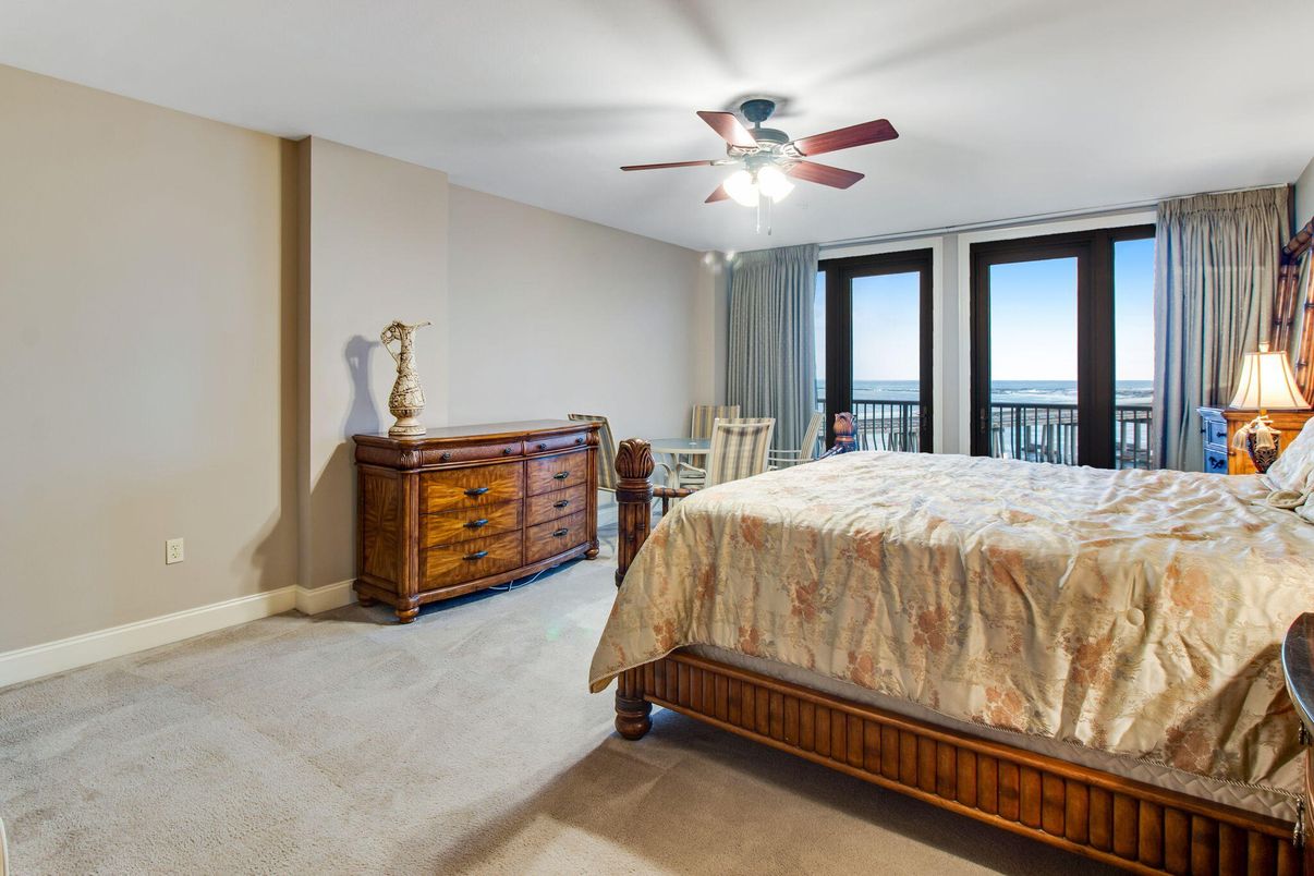 Bedroom, Interior, Water