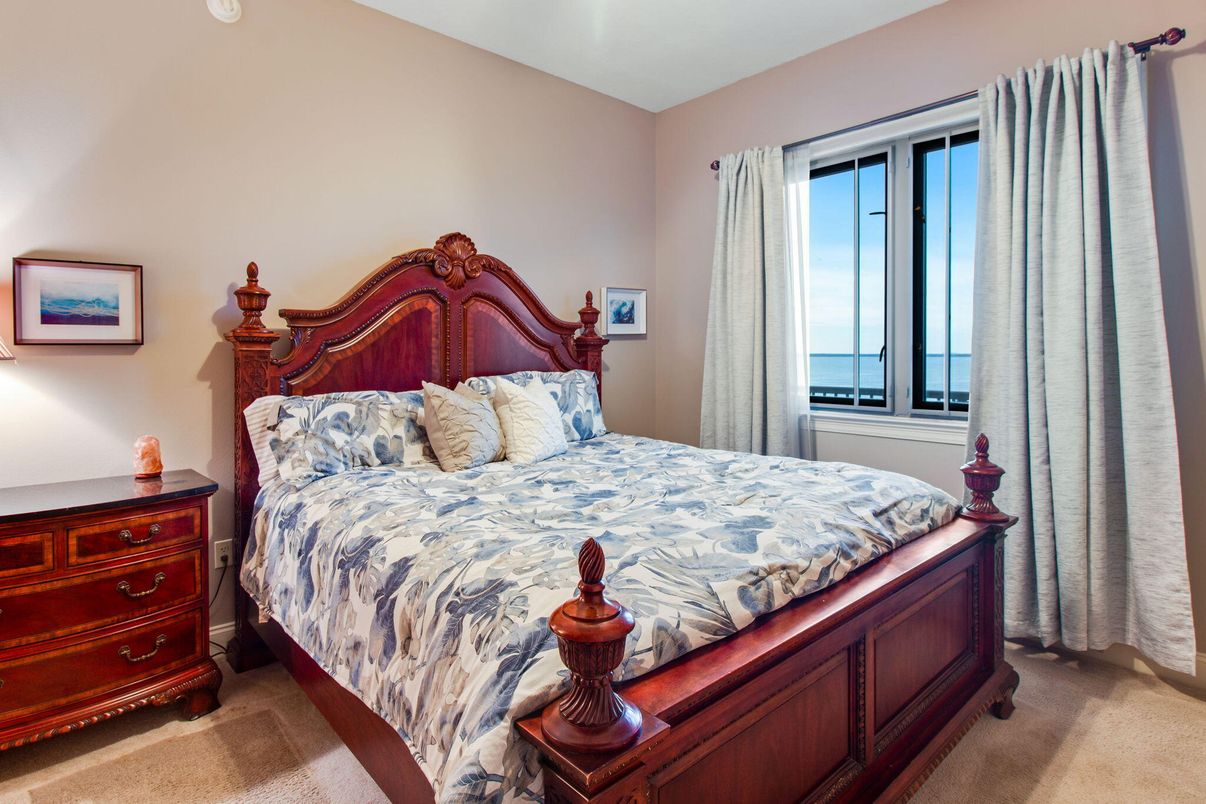 Bedroom, Interior, Water