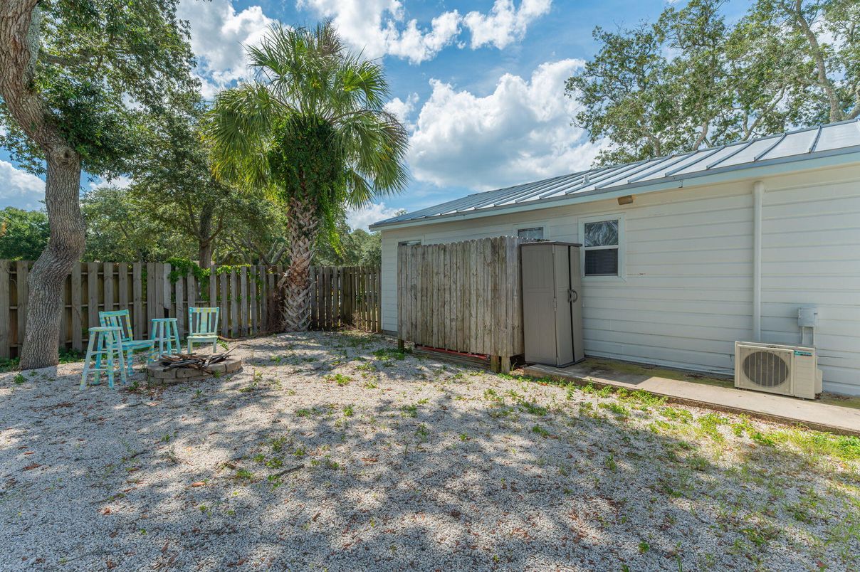 Backyard, Exterior