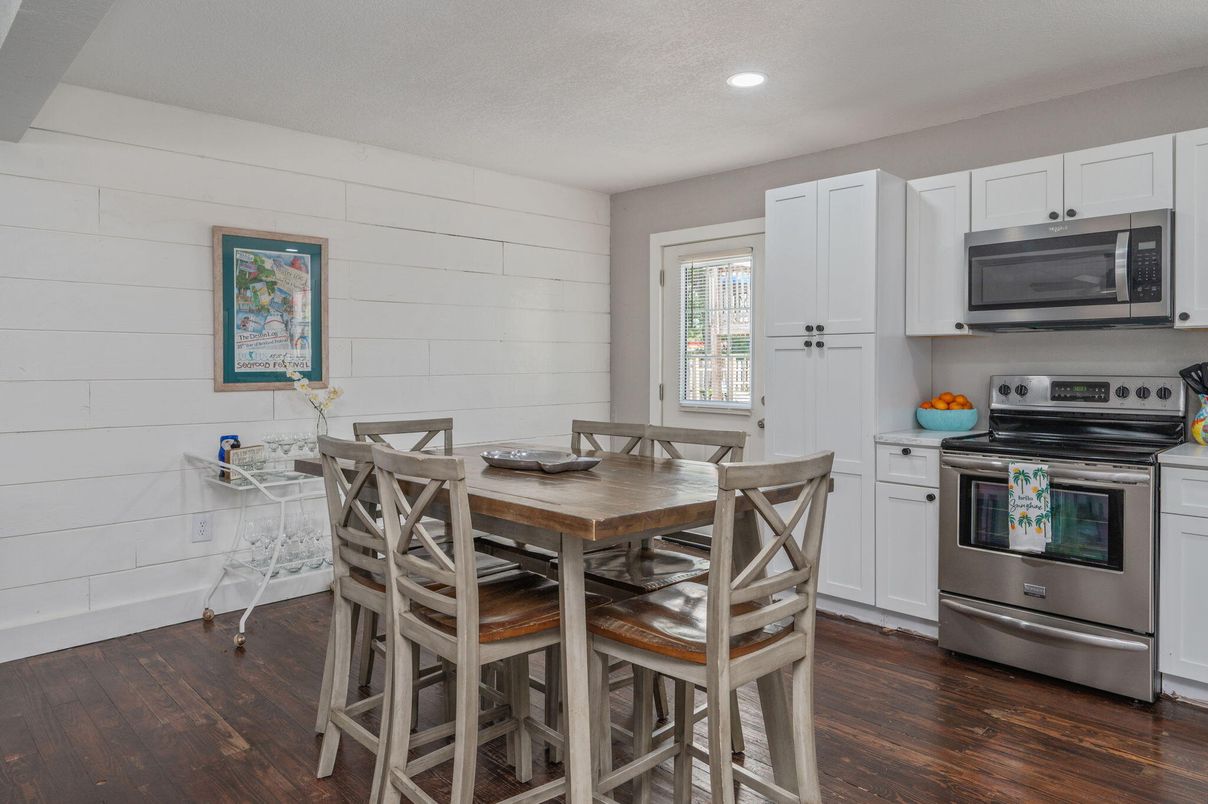 Dining room, Interior, Kitchen, Recessed Lighting, Stainless Steel Appliances, Wood Texture Flooring
