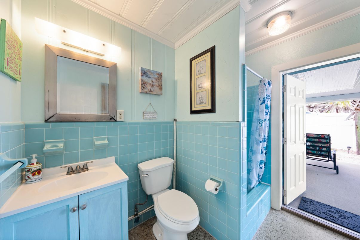 Bathroom, Interior
