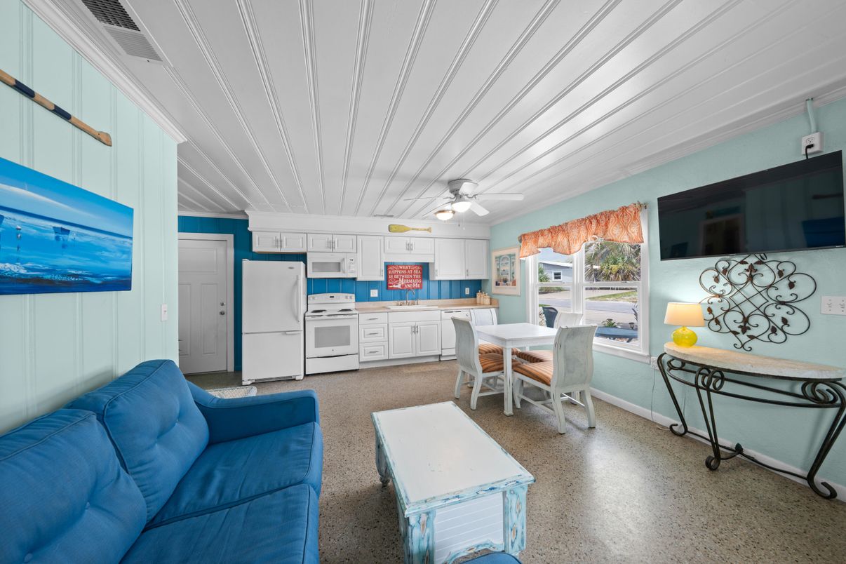 Dining room, Interior, Kitchen, Living room