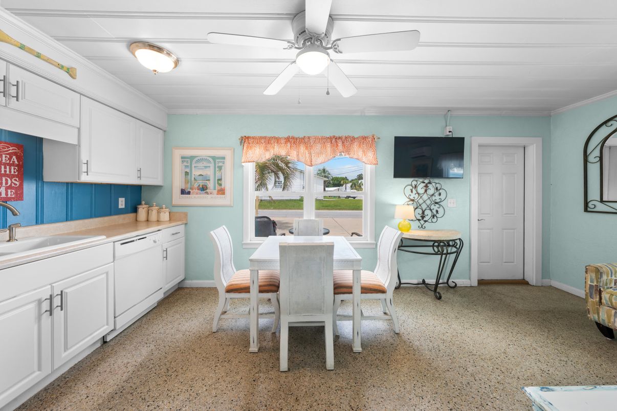 Dining room, Interior