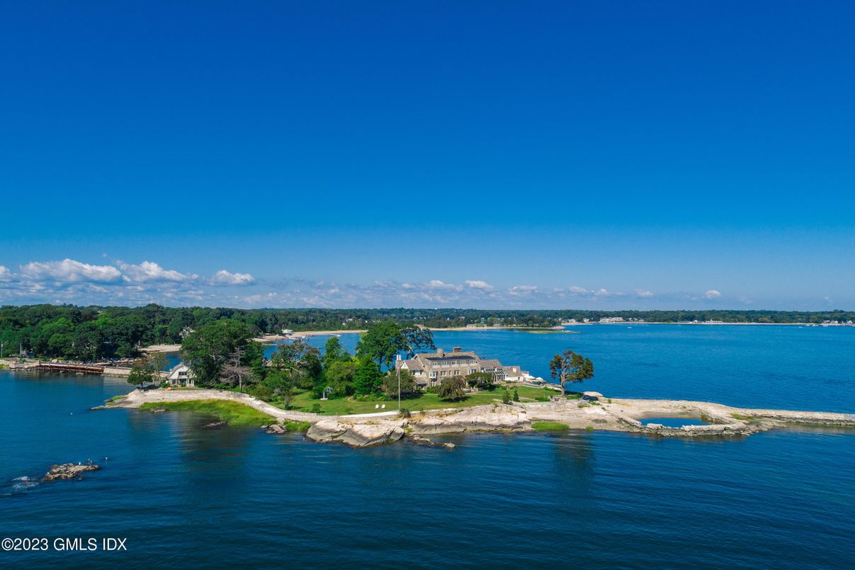 Exterior, Lake