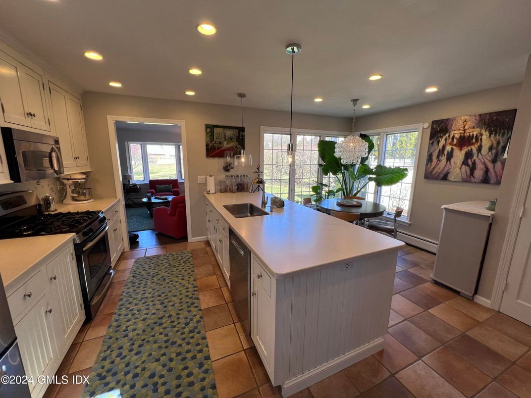 Dining room, Interior, Kitchen, Living room, Pendant Lights, Recessed Lighting, Stainless Steel Appliances