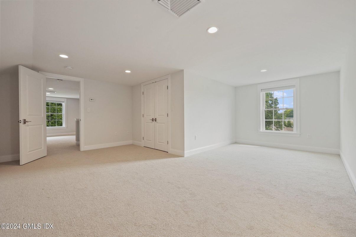 Empty room, Interior, Recessed Lighting