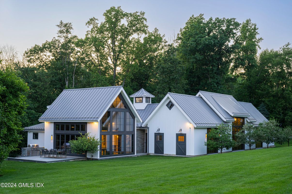 Backyard, Exterior, Facade, Farmhouse