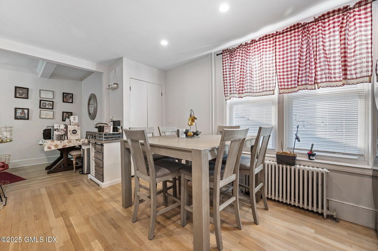 Dining room, Interior, Recessed Lighting, Wood Texture Flooring