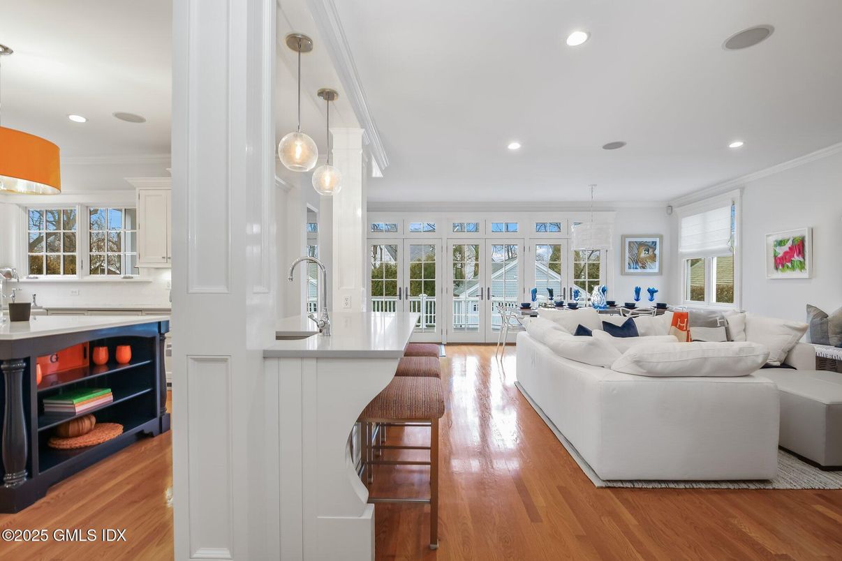 Interior, Kitchen, Living room, Pendant Lights, Recessed Lighting, Wood Texture Flooring