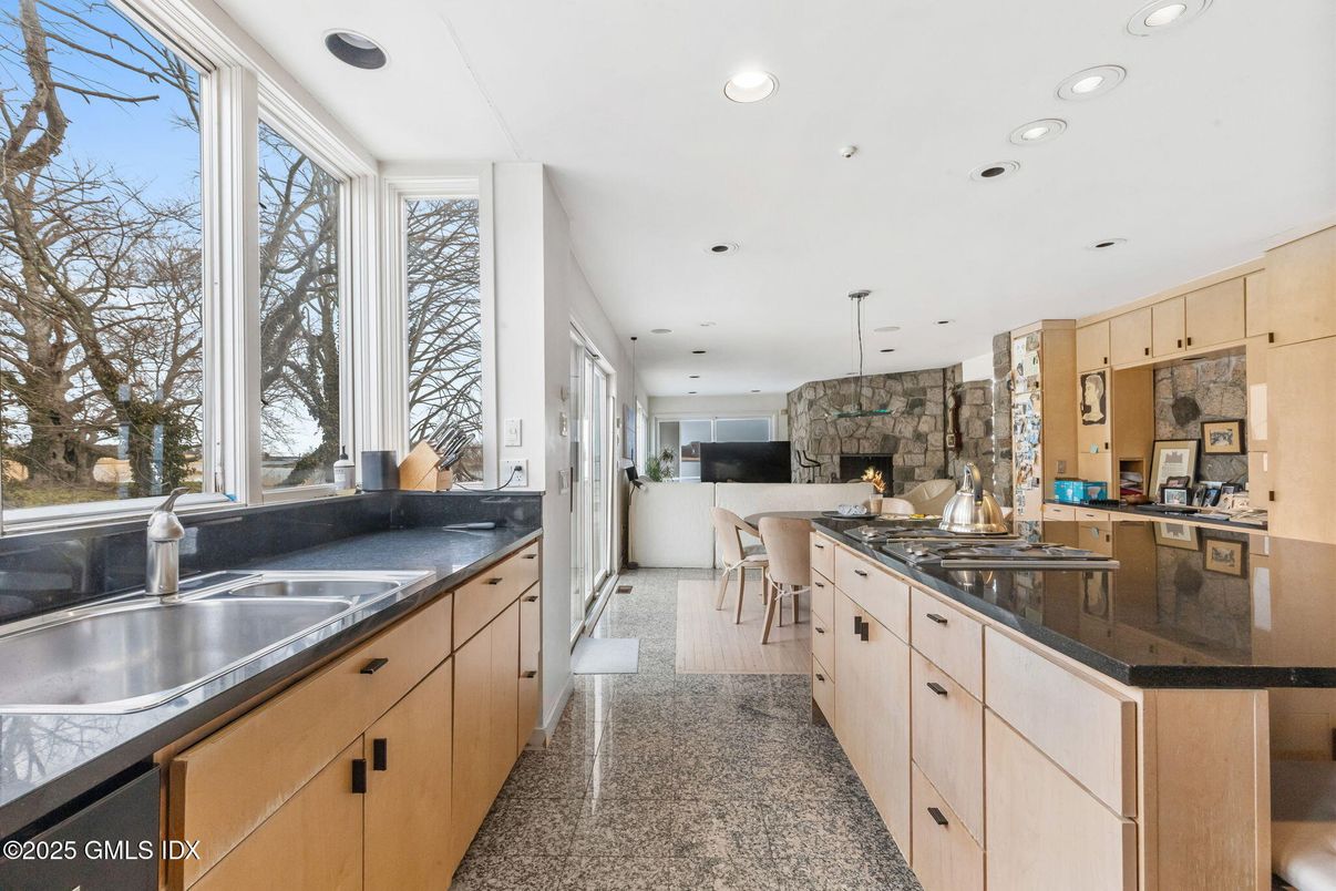 Dining room, Interior, Kitchen, Pendant Lights, Recessed Lighting, Stainless Steel Appliances