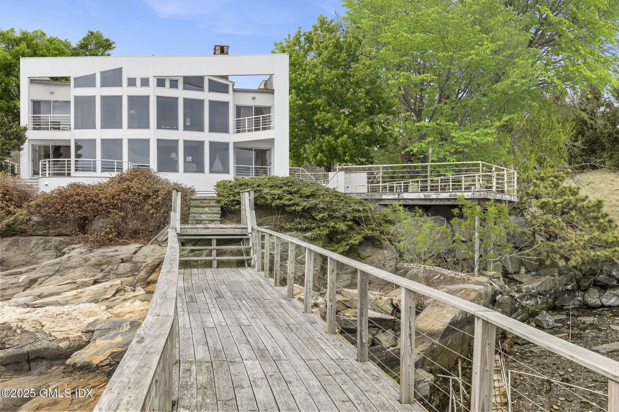 Exterior, Facade, Condo Building
