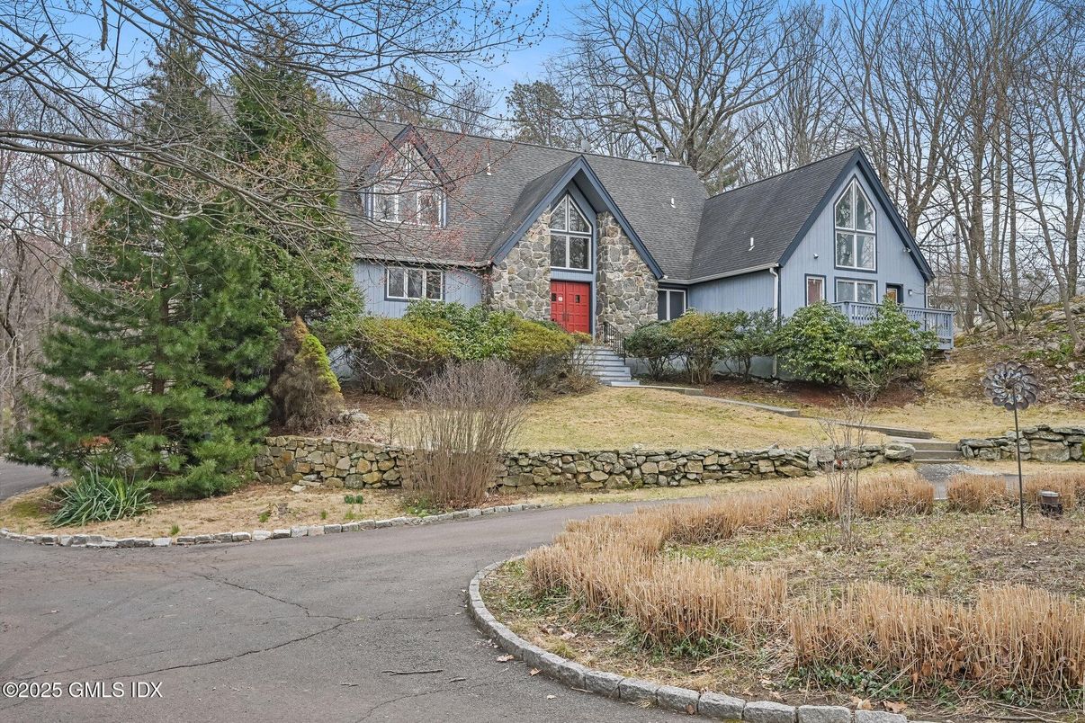 Exterior, Facade, Tudor Revival