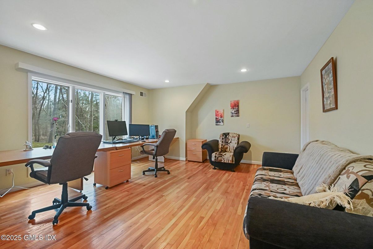 Home Office, Interior, Recessed Lighting, Wood Texture Flooring