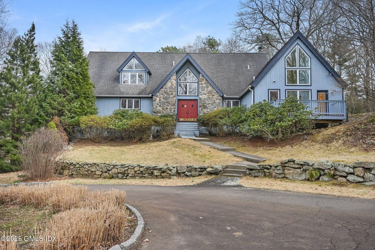 Exterior, Facade, Tudor Revival