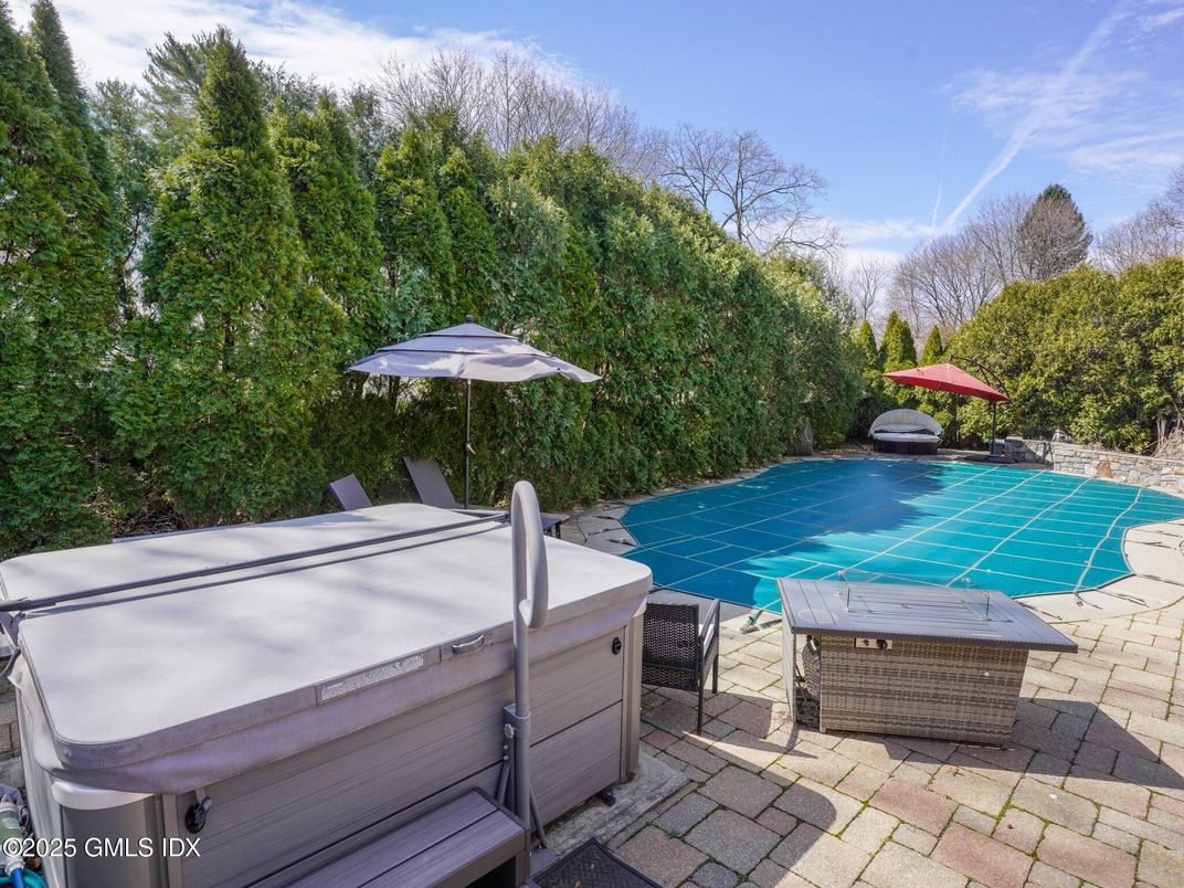Exterior, Hot Tub