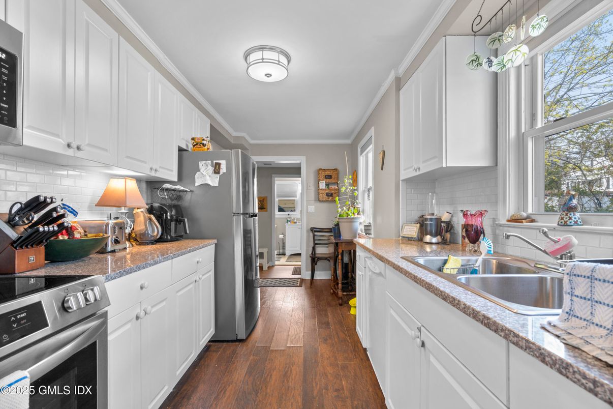 Interior, Kitchen, Stainless Steel Appliances, Wood Texture Flooring