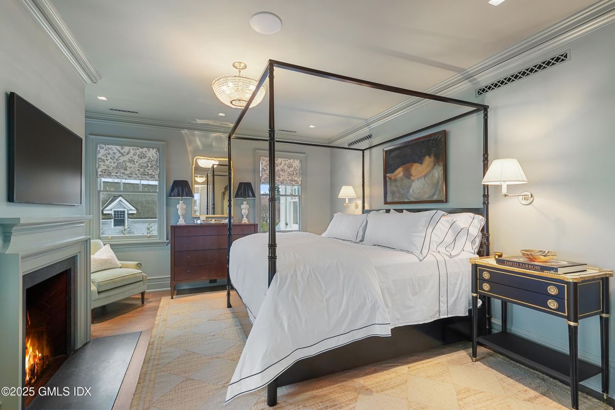 Bedroom, Fireplace, Interior, Recessed Lighting, Wood Texture Flooring