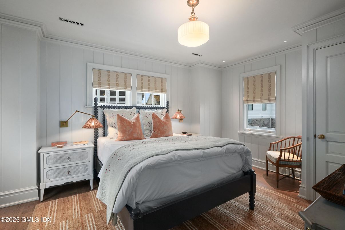 Bedroom, Interior, Pendant Lights, Recessed Lighting, Wood Texture Flooring