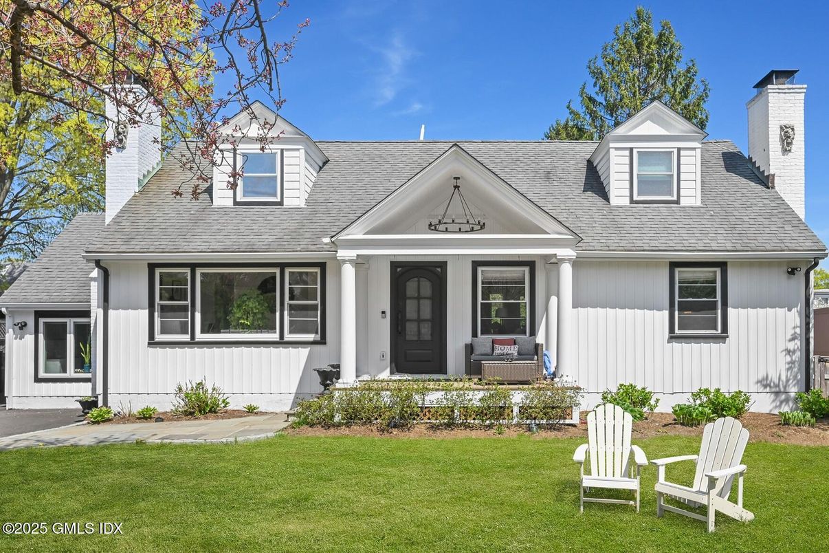 Exterior, Facade, Cape Cod