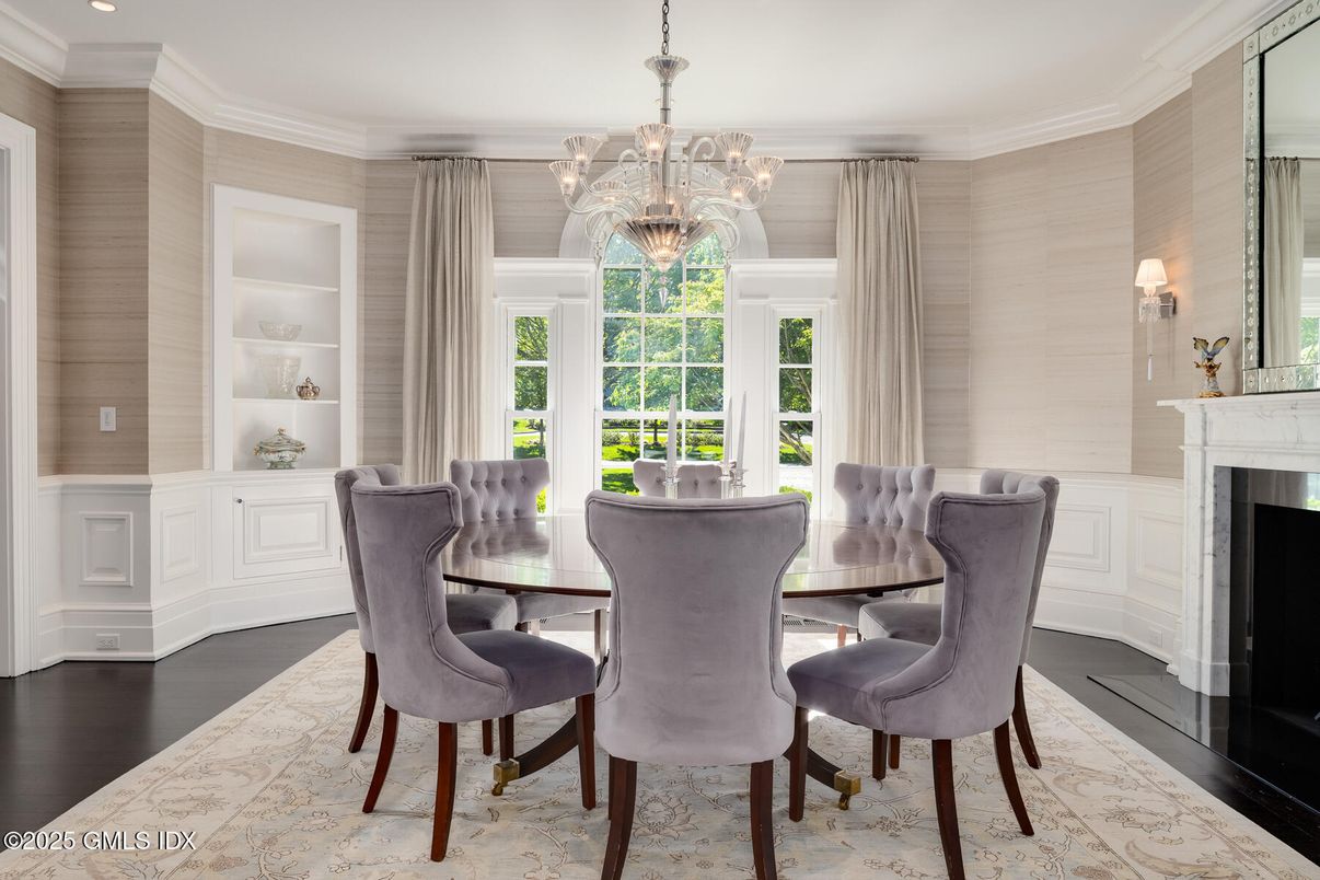 Chandelier, Dining room, Fireplace, Interior, Wood Texture Flooring