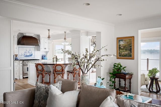 Interior, Kitchen, Living room, Pendant Lights, Recessed Lighting, Water, Wood Texture Flooring