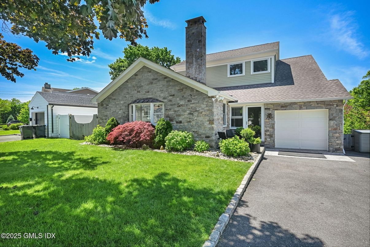 Attached, Exterior, Facade, Brick Facade, Cape Cod
