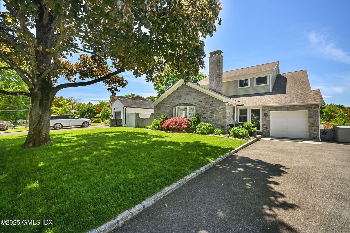 Attached, Exterior, Facade, Brick Facade, Cape Cod