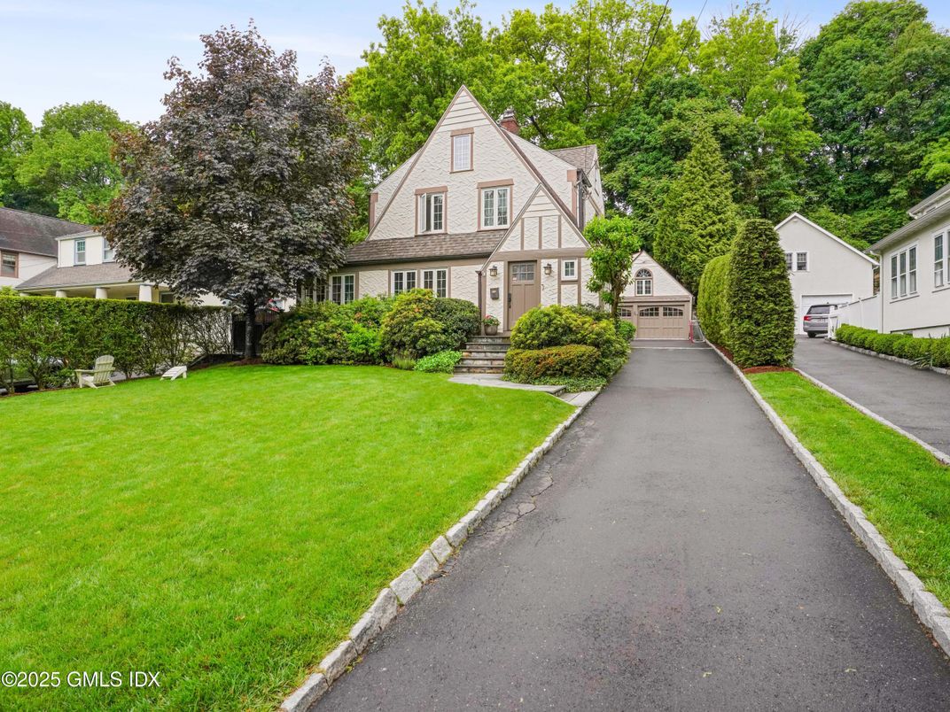 Exterior, Facade, Tudor Revival