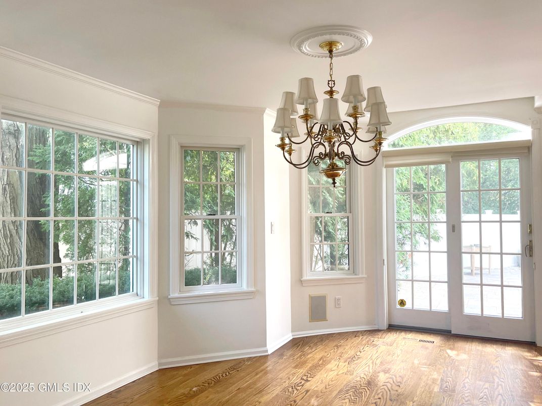 Chandelier, Interior, Wood Texture Flooring