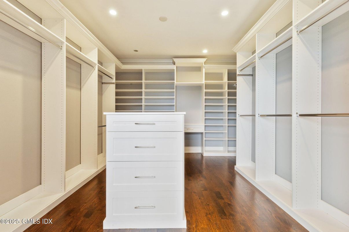 Interior, Recessed Lighting, Walk-in Closets, Wood Texture Flooring