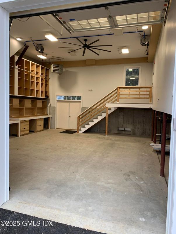 Garage, Interior